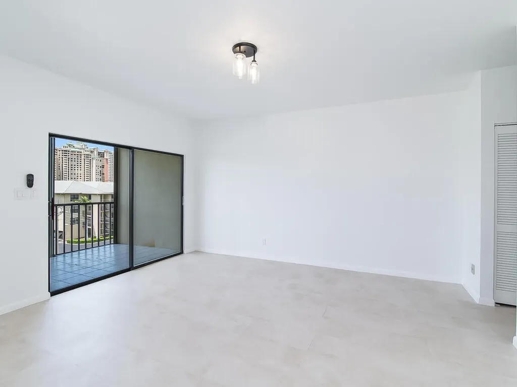 961 Swallow Marco Island FL 34145