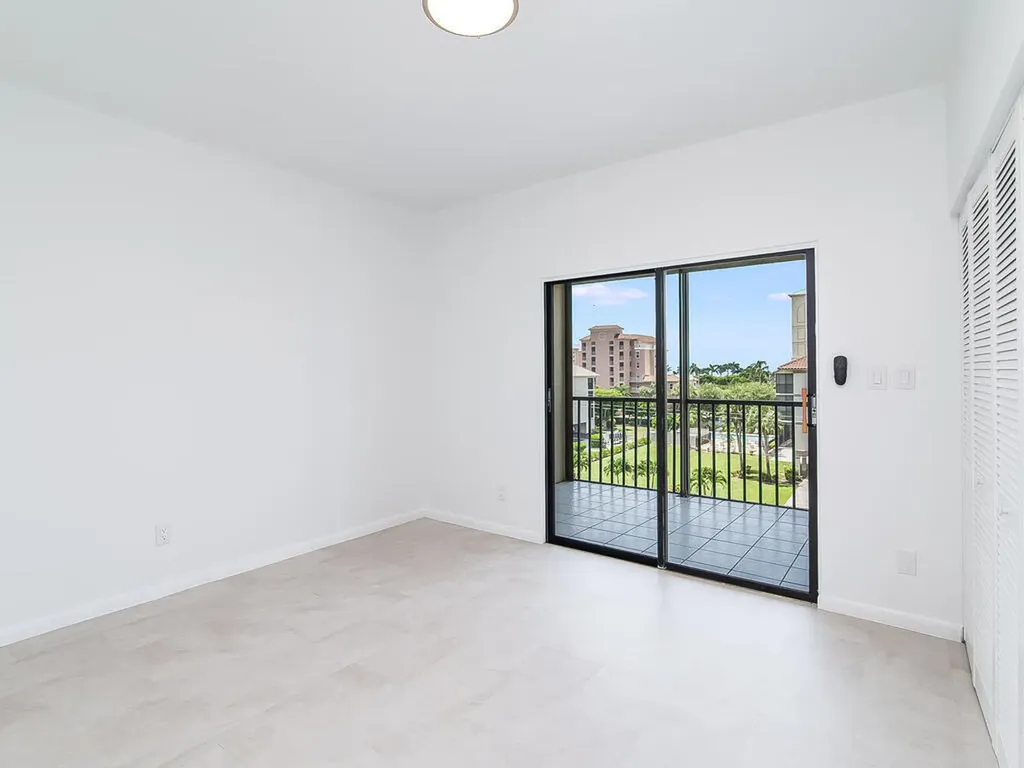 961 Swallow Marco Island FL 34145