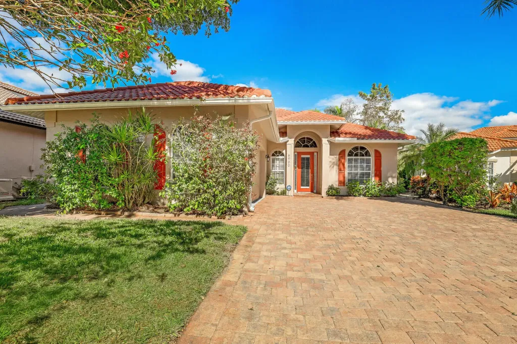 6900 Anthurium Naples FL 34113