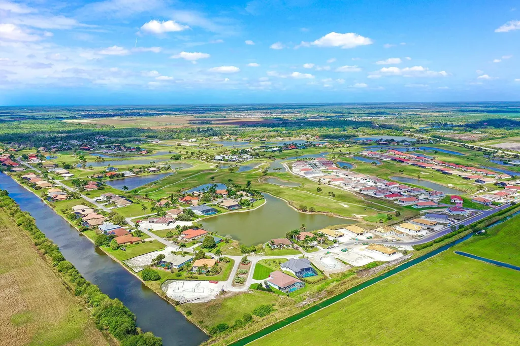 18013 Sandtrap Drive Naples FL 34114