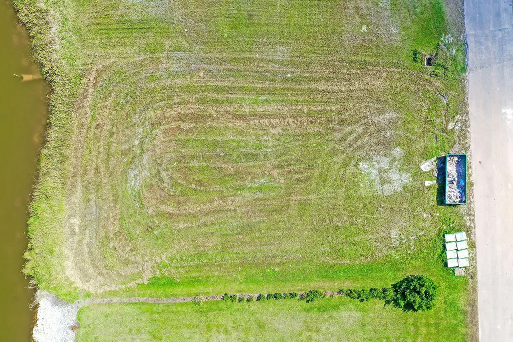 18013 Sandtrap Drive Naples FL 34114