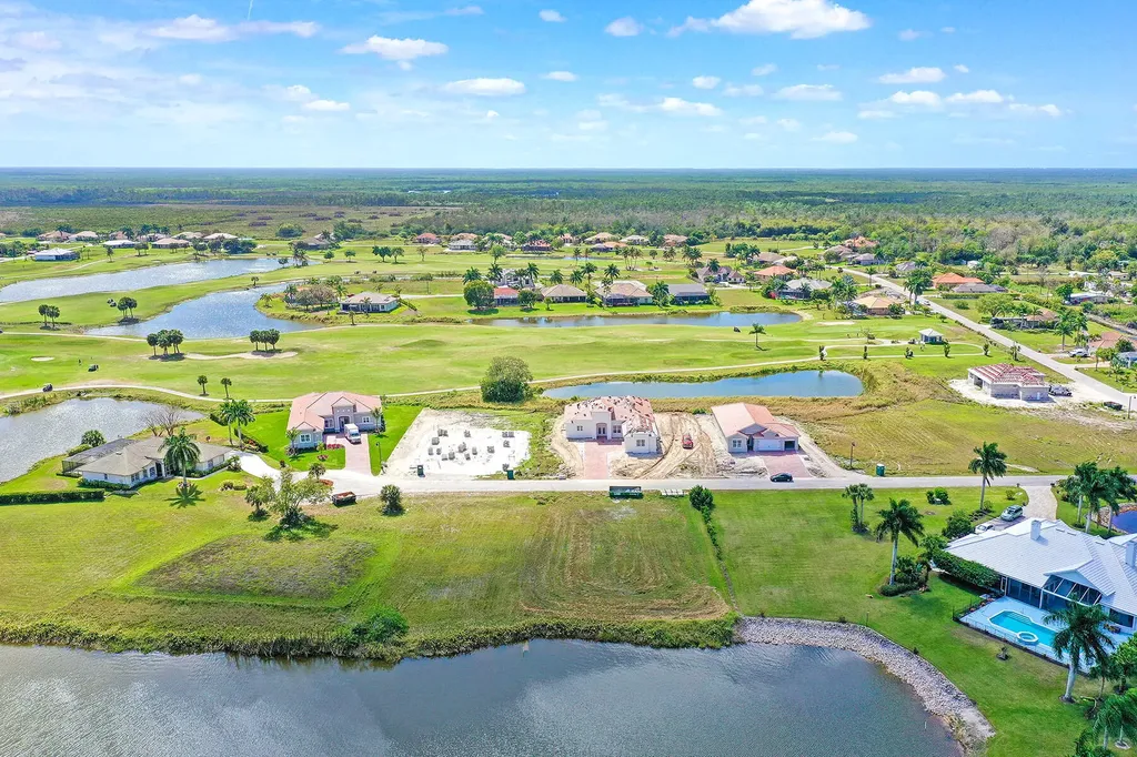 18013 Sandtrap Drive Naples FL 34114