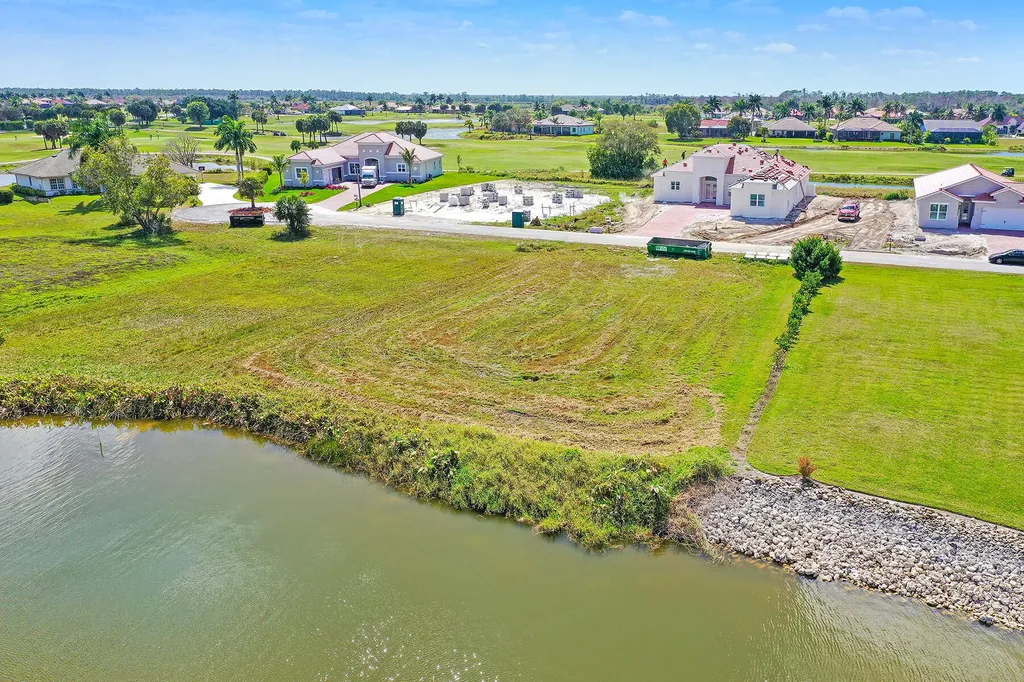 18013 Sandtrap Drive Naples FL 34114