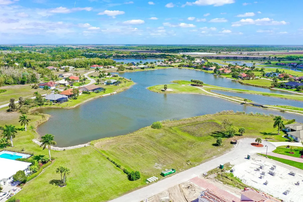 18013 Sandtrap Drive Naples FL 34114