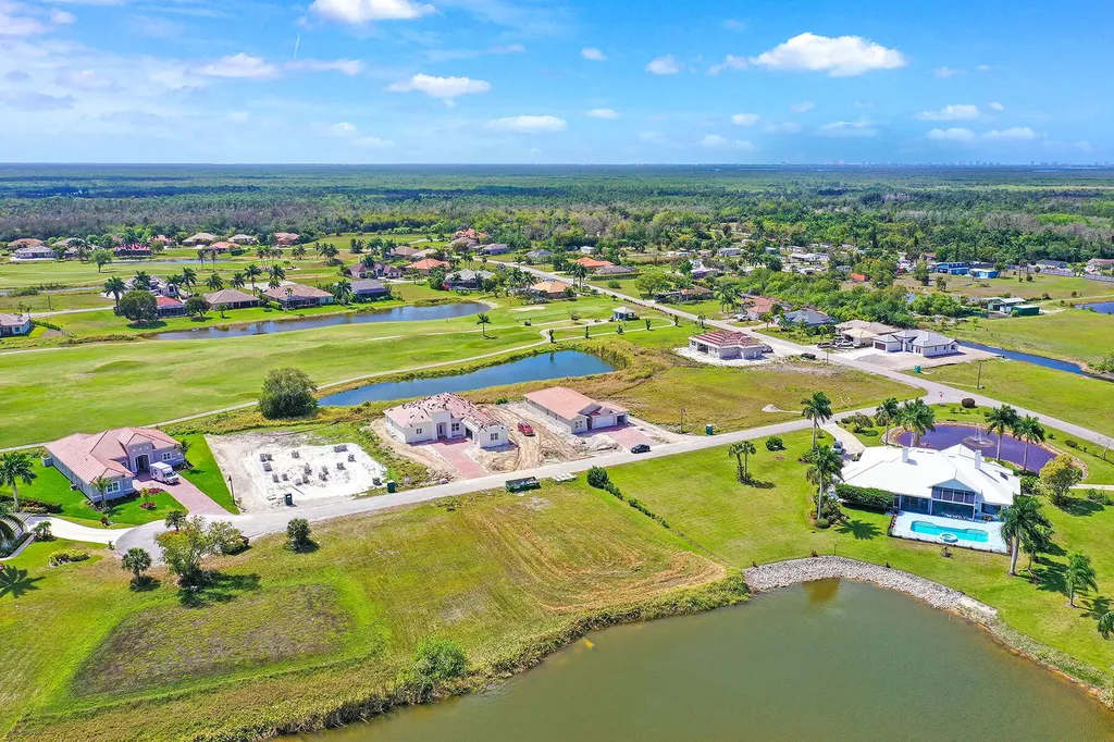 18013 Sandtrap Drive Naples FL 34114