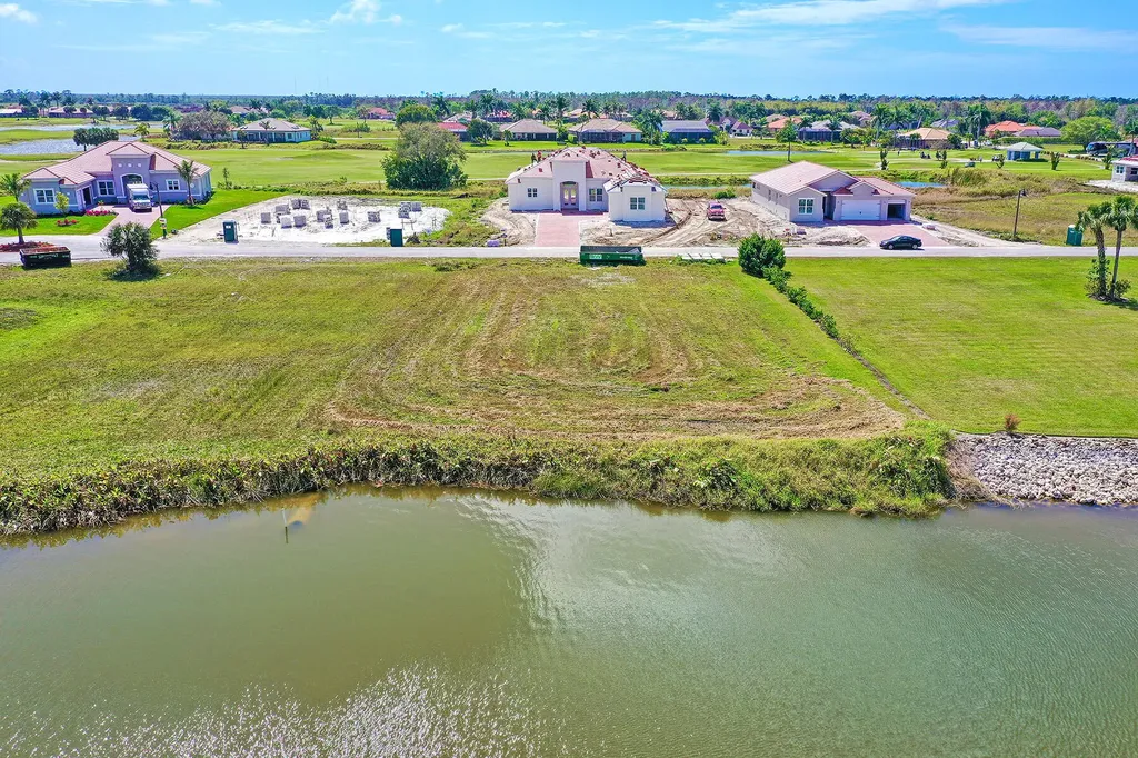 18013 Sandtrap Drive Naples FL 34114