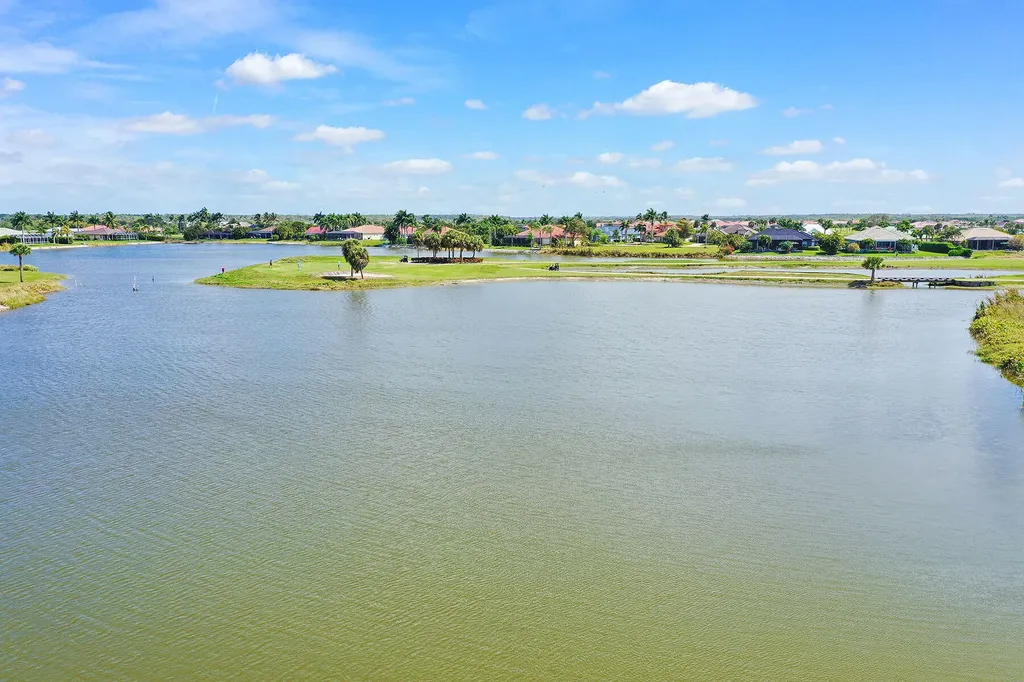 18013 Sandtrap Drive Naples FL 34114