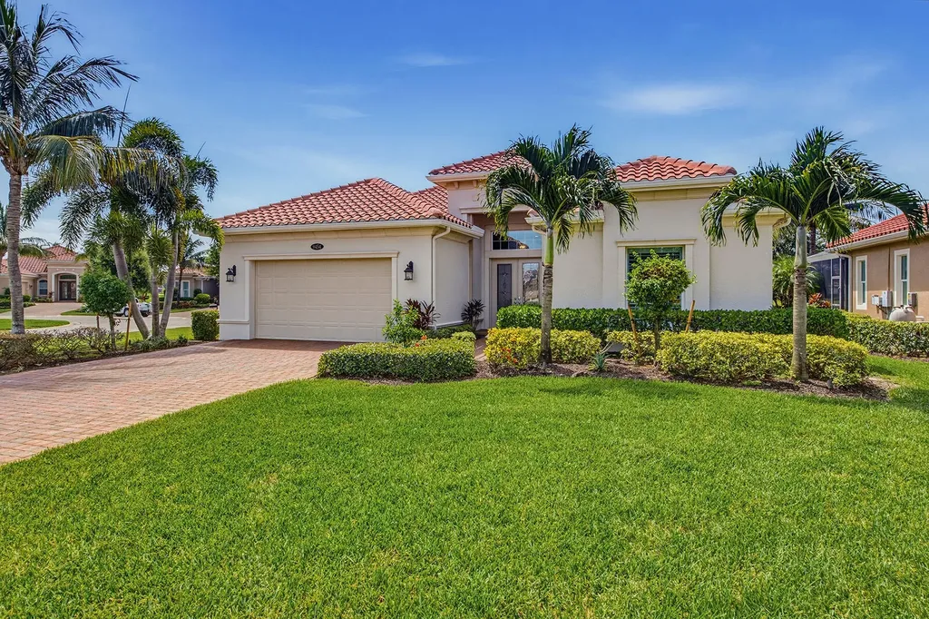 9454 Lagomar Court Naples FL 34114