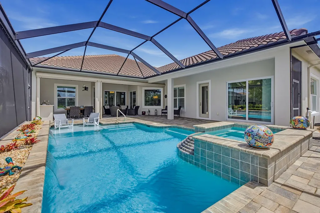 9454 Lagomar Court Naples FL 34114