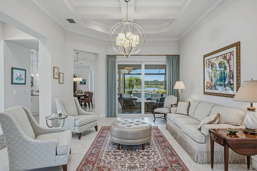 9454 Lagomar Court Naples FL 34114