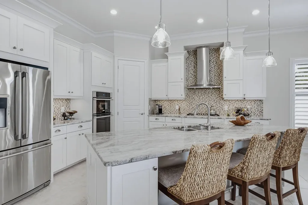 9454 Lagomar Court Naples FL 34114