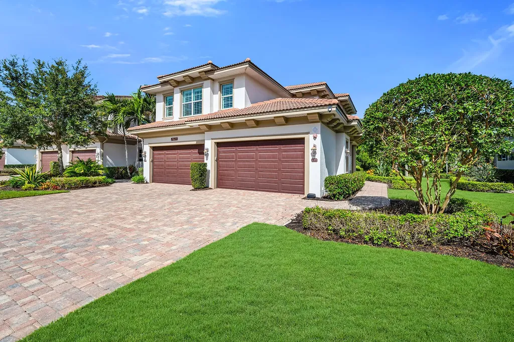7825 Hawthorne Drive Naples FL 34113