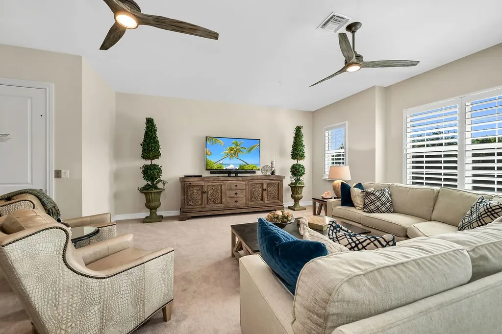 7825 Hawthorne Drive Naples FL 34113