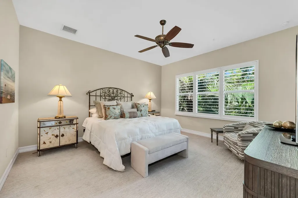 7825 Hawthorne Drive Naples FL 34113