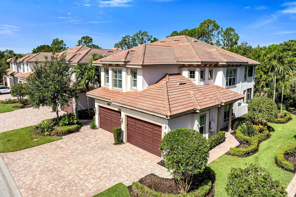 7825 Hawthorne Drive Naples FL 34113