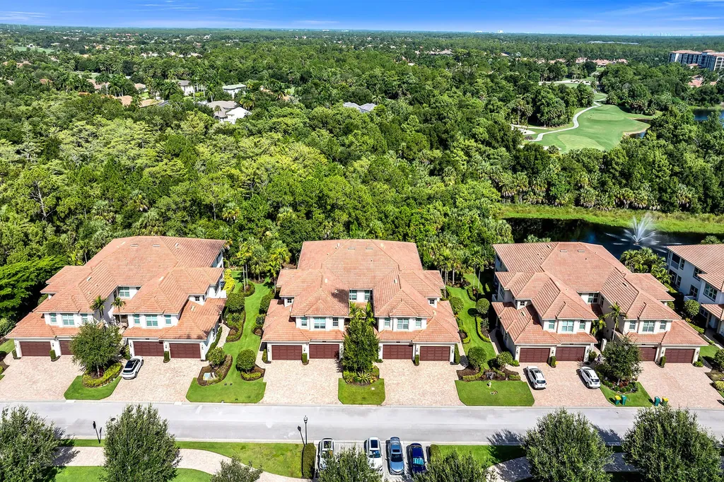7825 Hawthorne Drive Naples FL 34113
