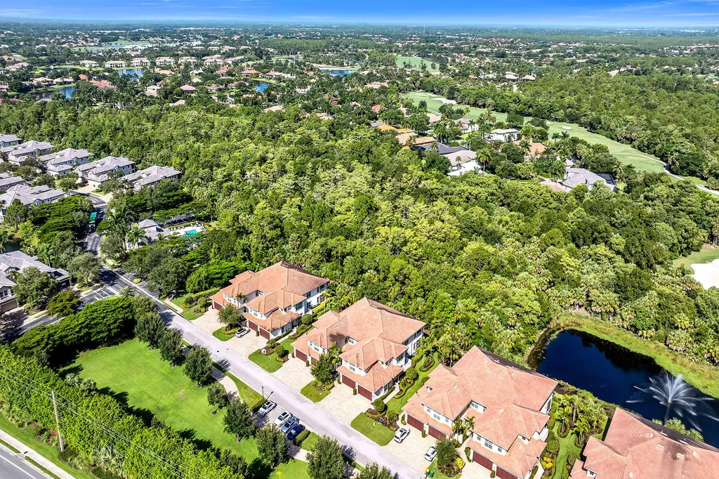 7825 Hawthorne Drive Naples FL 34113