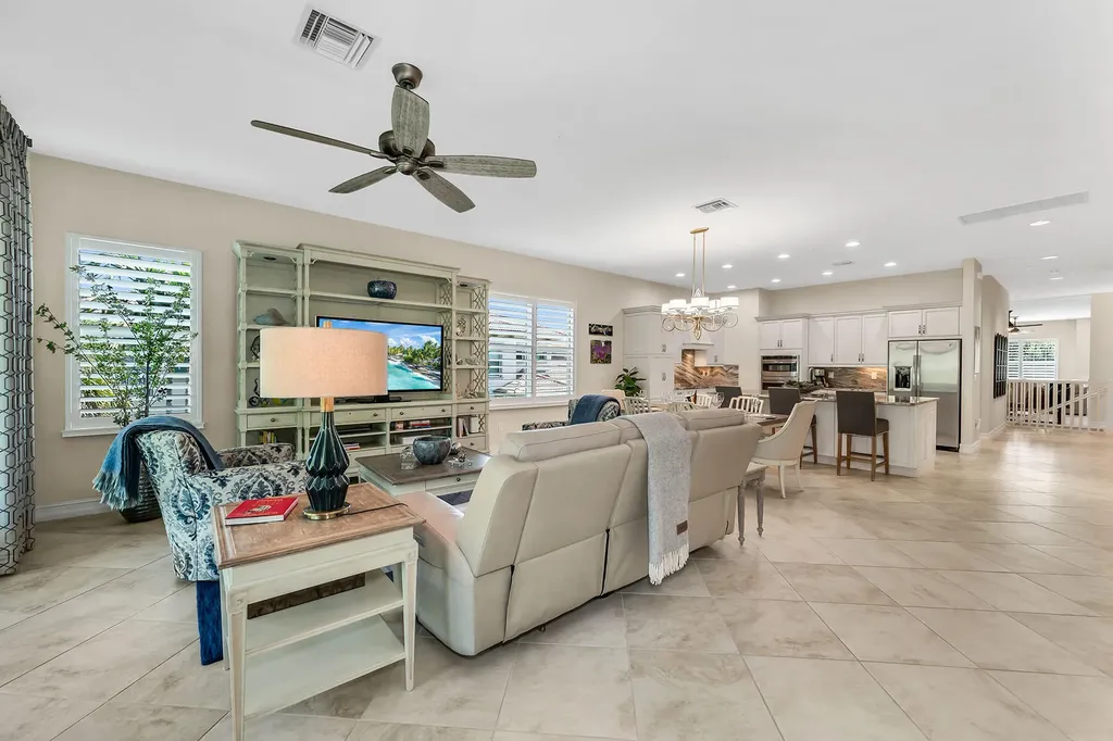 7825 Hawthorne Drive Naples FL 34113