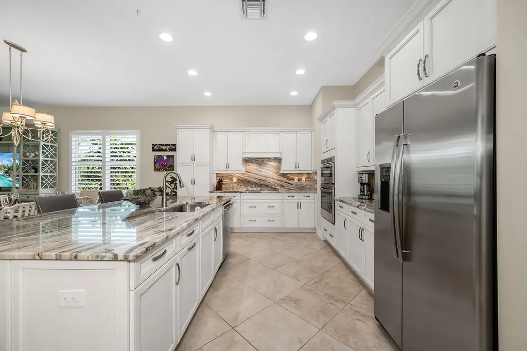 7825 Hawthorne Drive Naples FL 34113