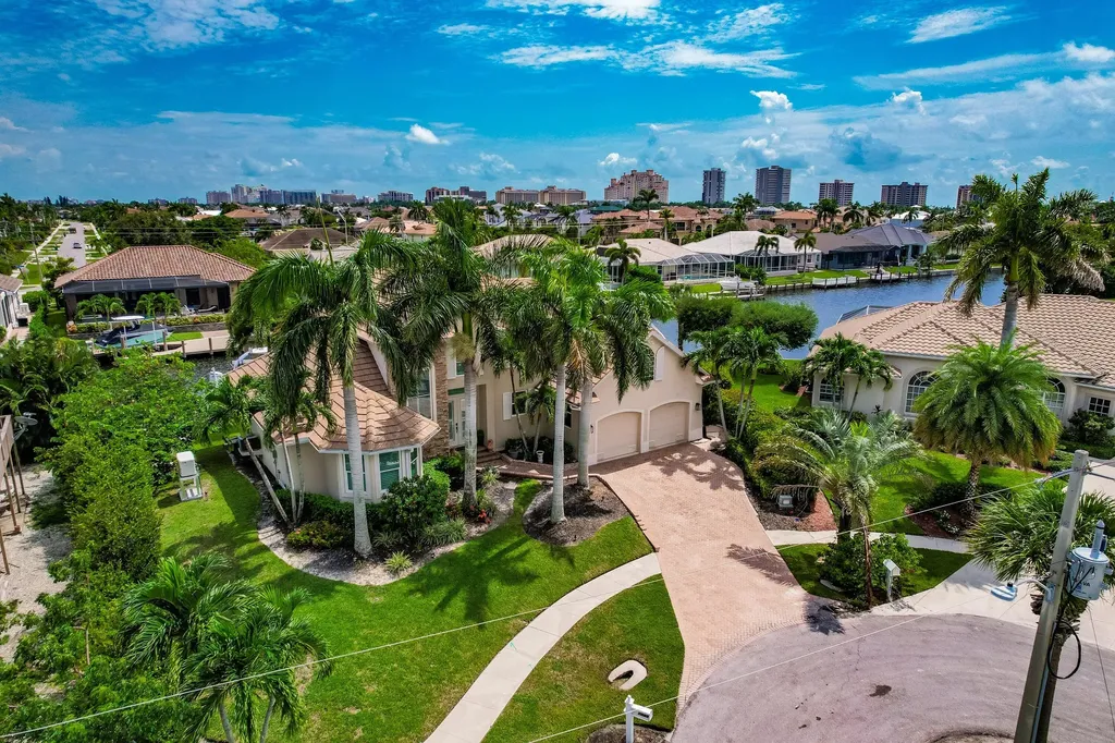 1045 Cottonwood Marco Island FL 34145