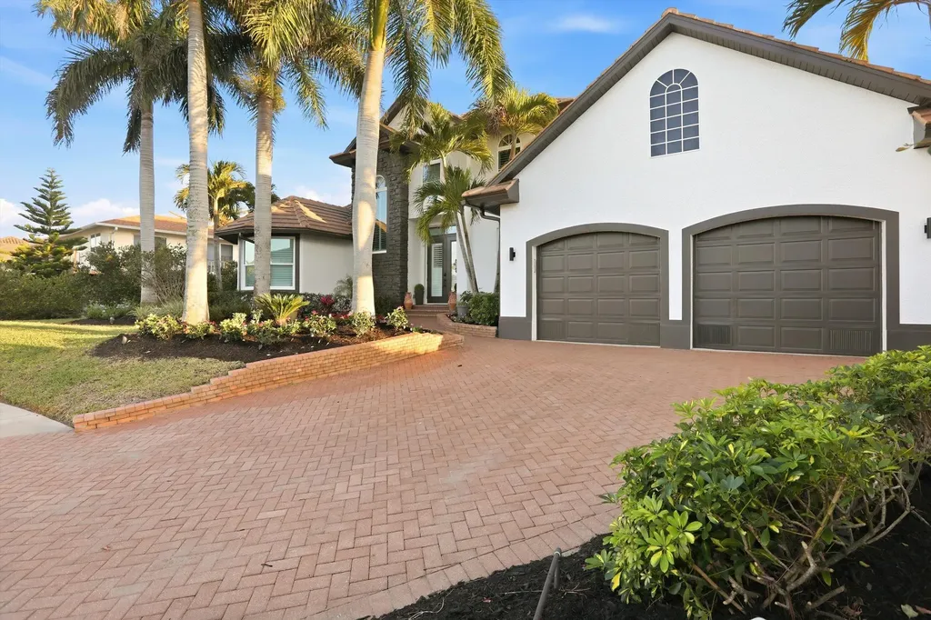 1045 Cottonwood Marco Island FL 34145