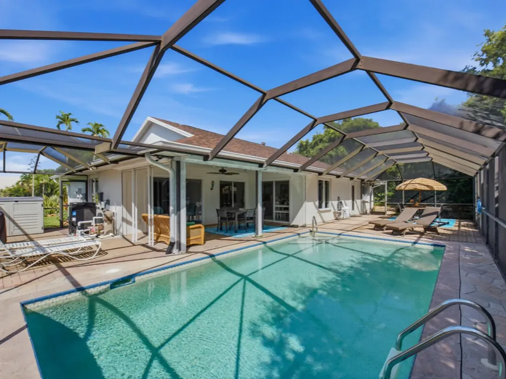 2060 Sheffield Avenue Marco Island FL 34145