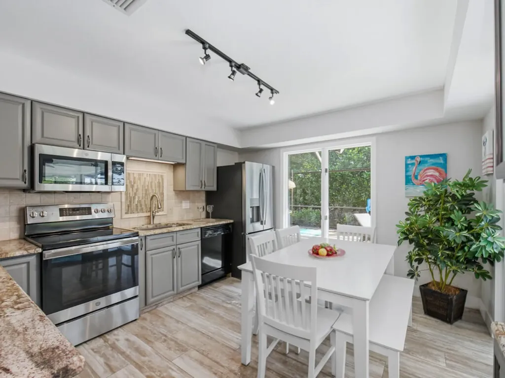 2060 Sheffield Avenue Marco Island FL 34145