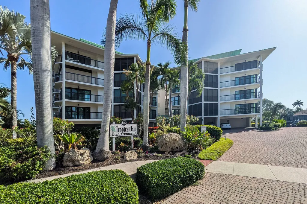 845 Collier Court Marco Island FL 34145