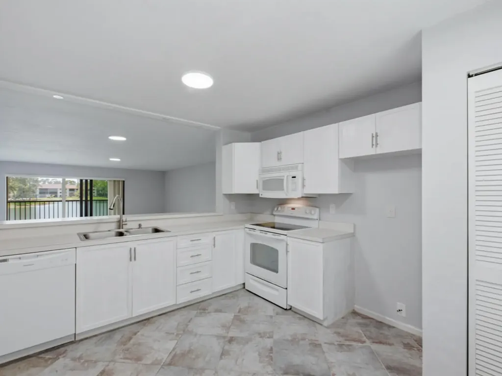 5784 Deauville Circle Naples FL 34112