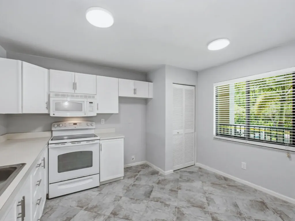 5784 Deauville Circle Naples FL 34112