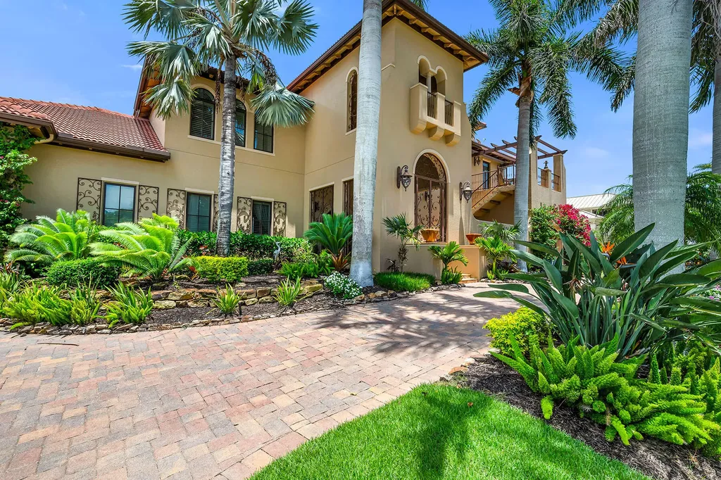 1221 Redwood Court Marco Island FL 34145