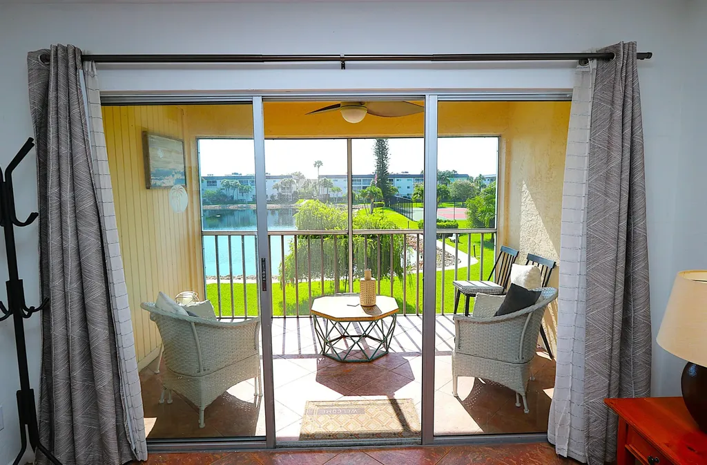 1004 Manatee Road Naples FL 34114