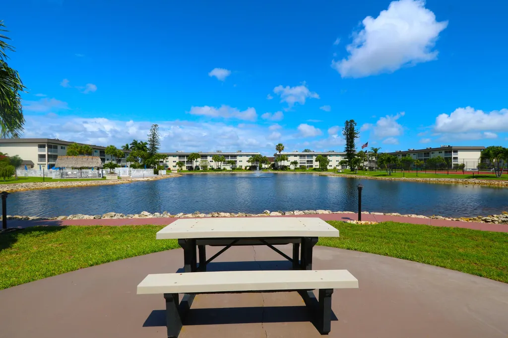 1004 Manatee Road Naples FL 34114