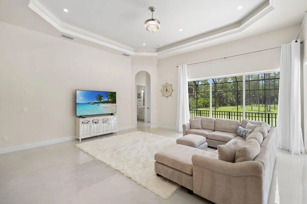 379 25th Street NW Naples FL 34120