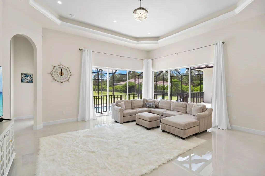 379 25th Street NW Naples FL 34120