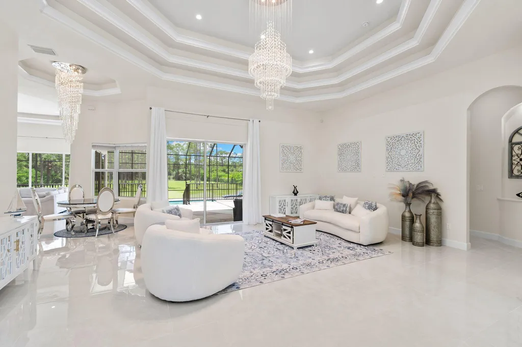 379 25th Street NW Naples FL 34120