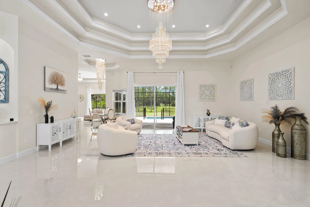379 25th Street NW Naples FL 34120