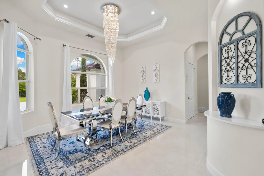 379 25th Street NW Naples FL 34120