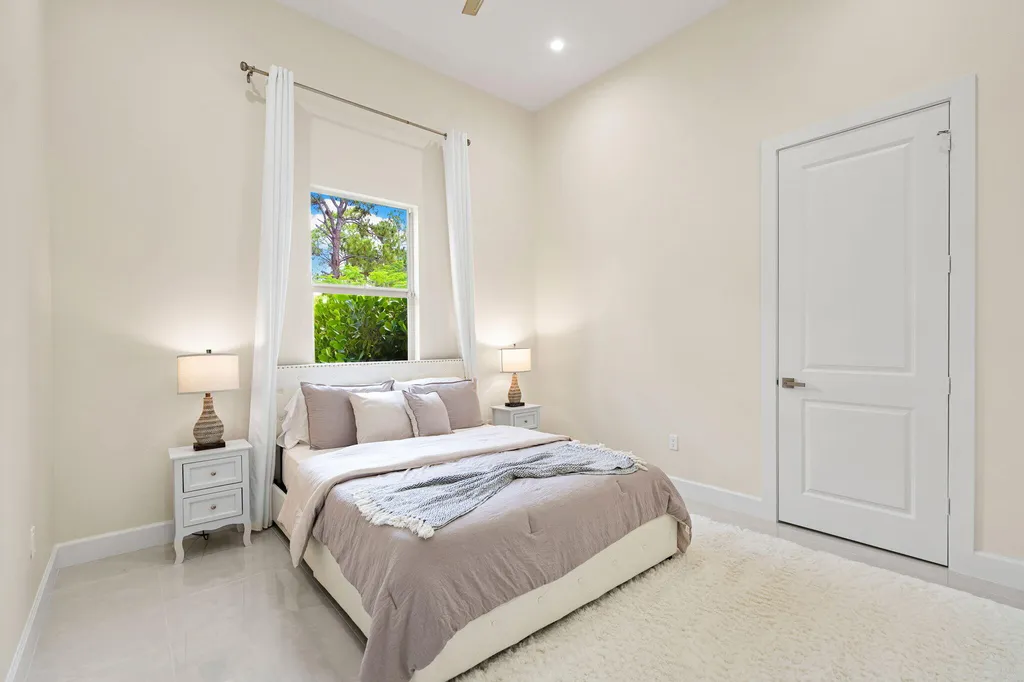379 25th Street NW Naples FL 34120