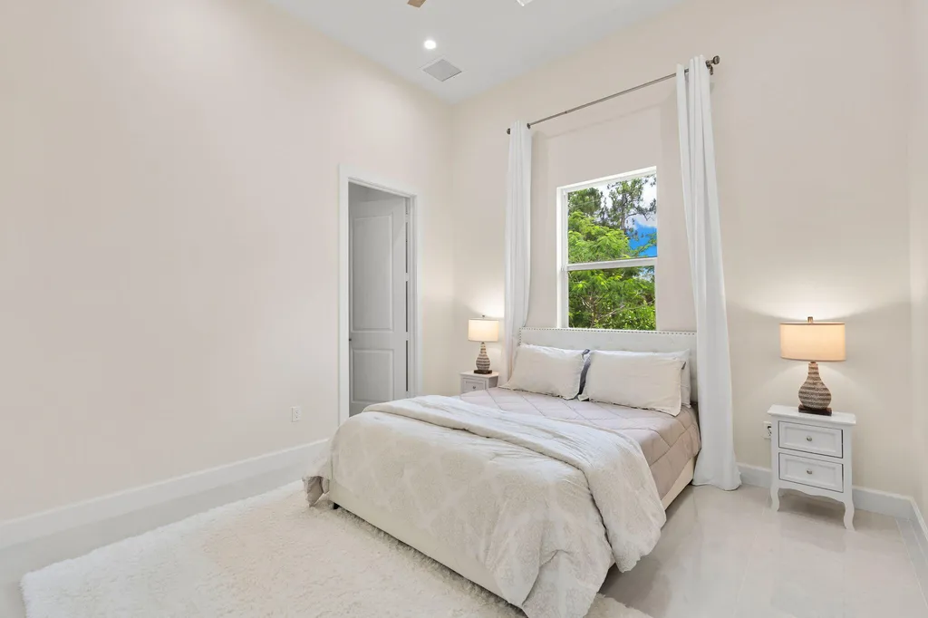 379 25th Street NW Naples FL 34120