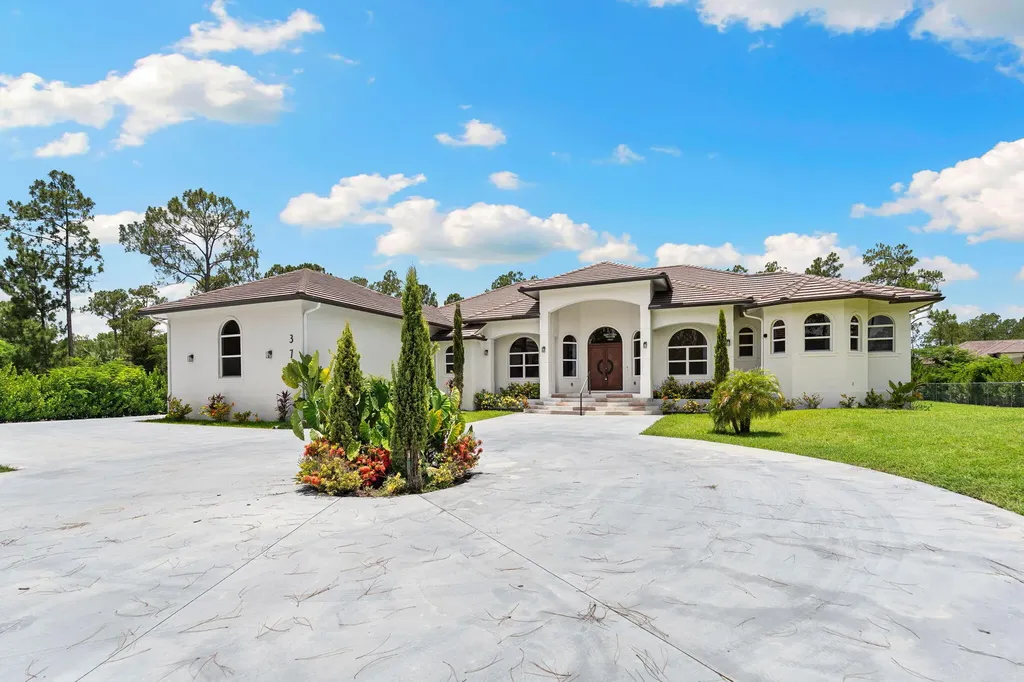 379 25th Street NW Naples FL 34120