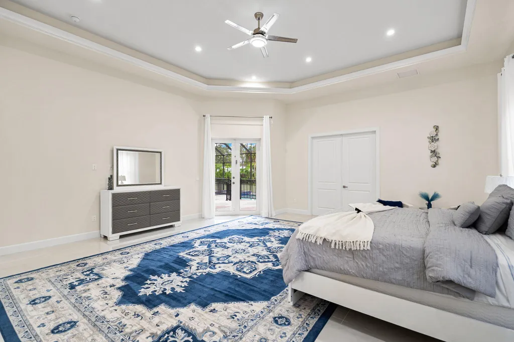 379 25th Street NW Naples FL 34120