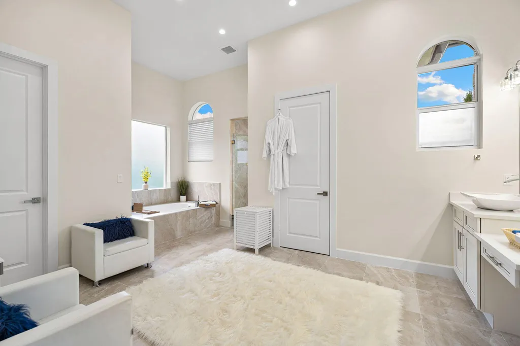 379 25th Street NW Naples FL 34120