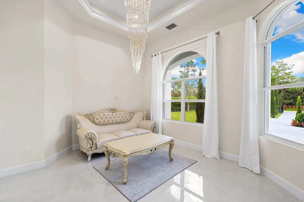 379 25th Street NW Naples FL 34120