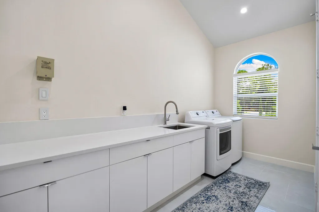 379 25th Street NW Naples FL 34120