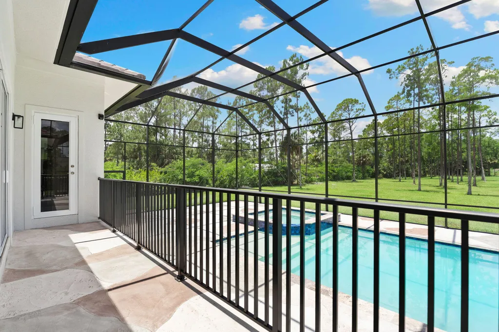 379 25th Street NW Naples FL 34120