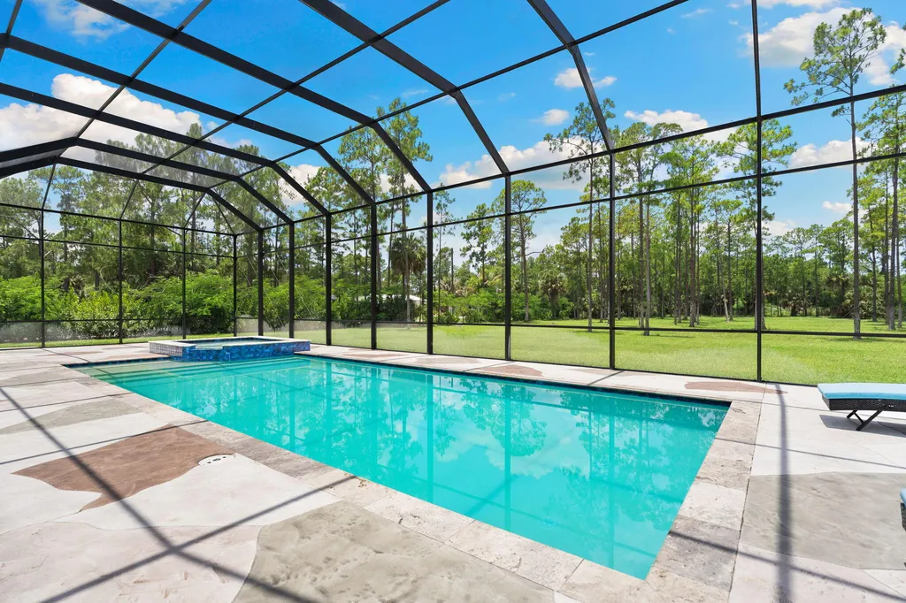 379 25th Street NW Naples FL 34120