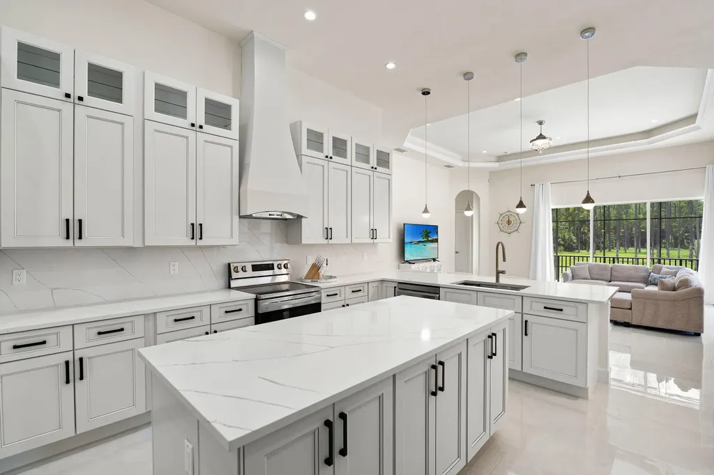 379 25th Street NW Naples FL 34120