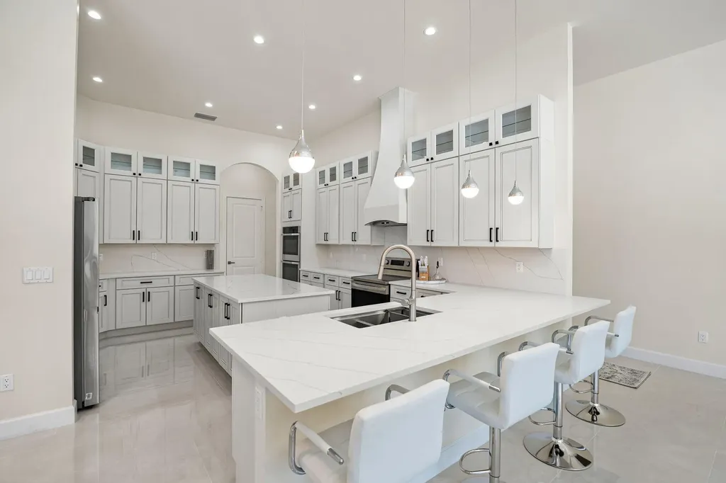 379 25th Street NW Naples FL 34120