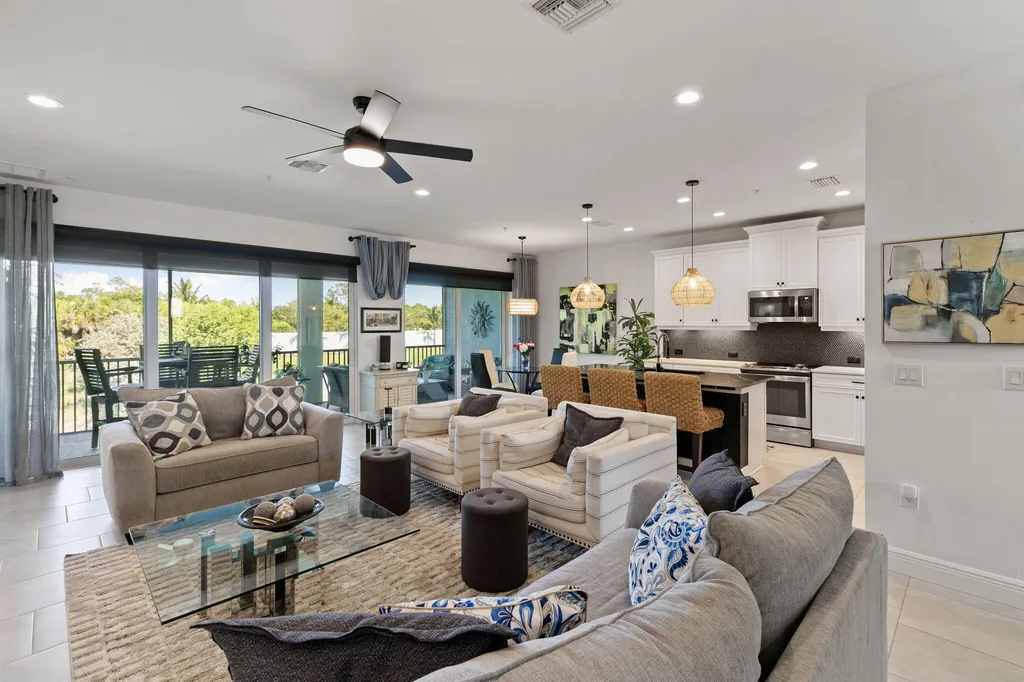 2567 Seychelles Drive Naples FL 34112